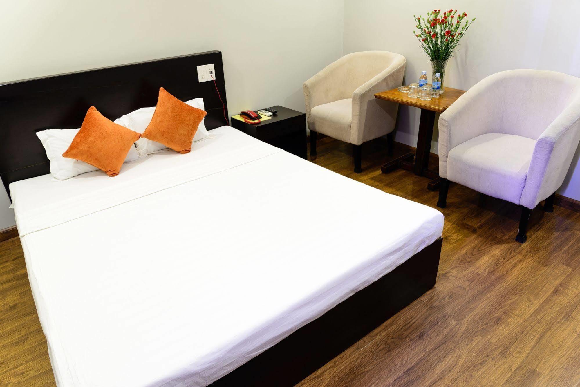 Cosmos Hotel Nha Trang By Ht Екстериор снимка