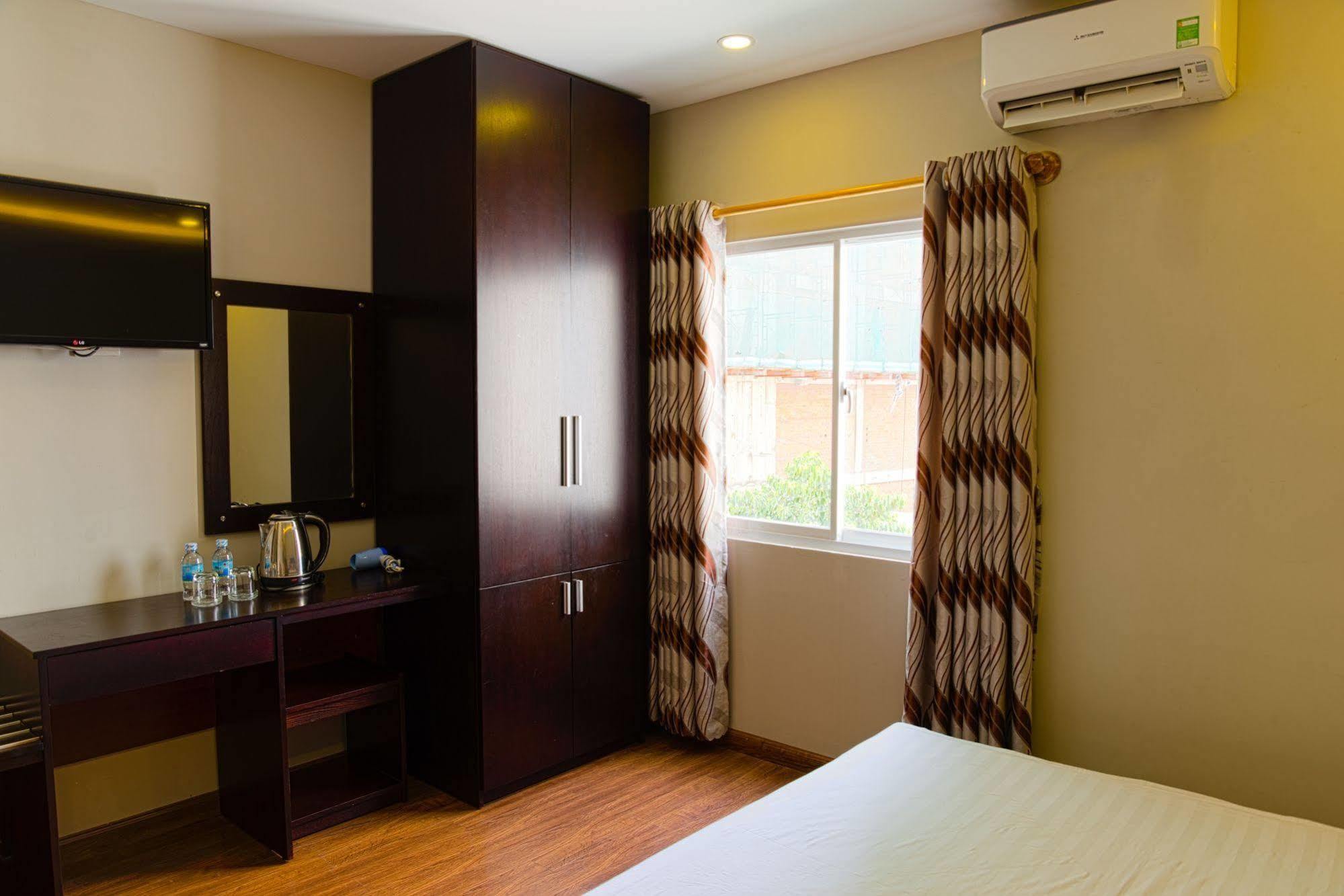 Cosmos Hotel Nha Trang By Ht Екстериор снимка