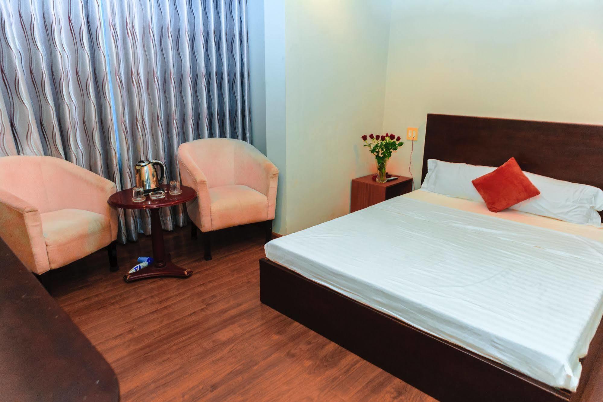 Cosmos Hotel Nha Trang By Ht Екстериор снимка
