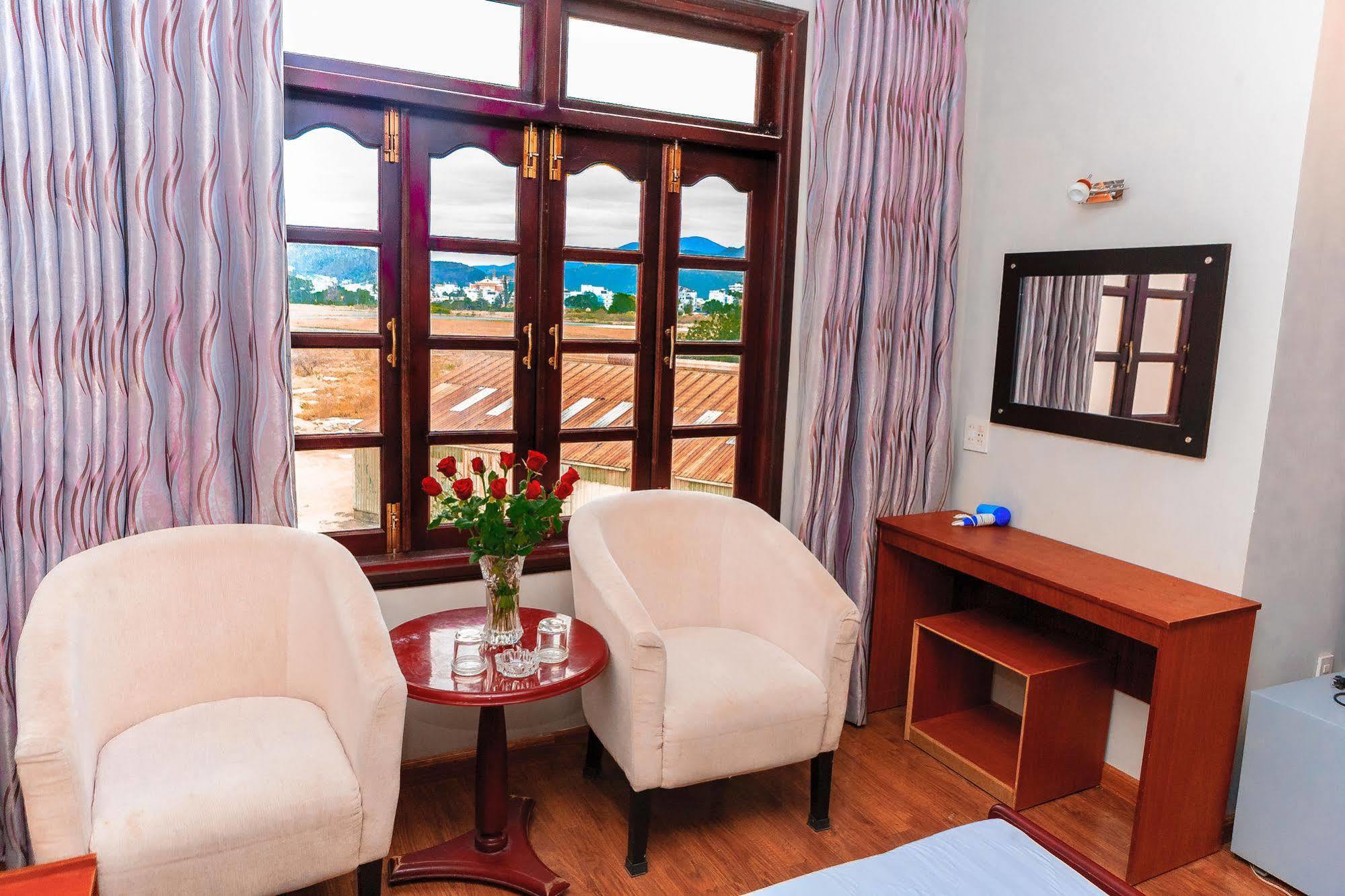Cosmos Hotel Nha Trang By Ht Екстериор снимка